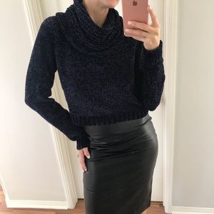 New Cropped cowl-neck sweater 💕